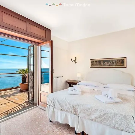 דירה Terrazza Paradiso, Terremarine מונטרוסו אל מארה